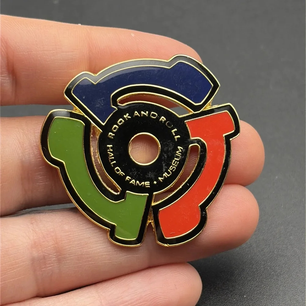 Rock And Roll Hall Of‎ Fame & Museum Cleveland Ohio Lapel Hat Pin